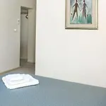 Lucrezio לינה וארוחת בוקר 4*