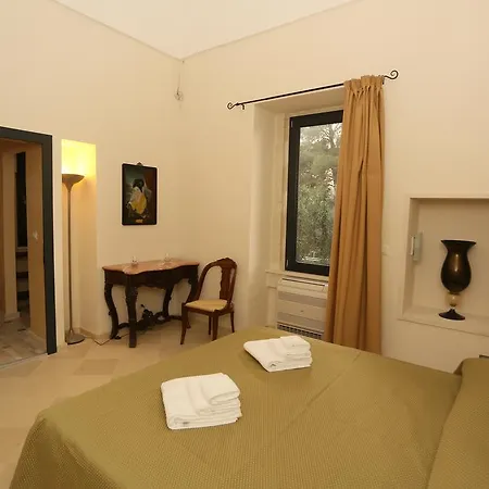 Bed & Breakfast Lucrezio 3*