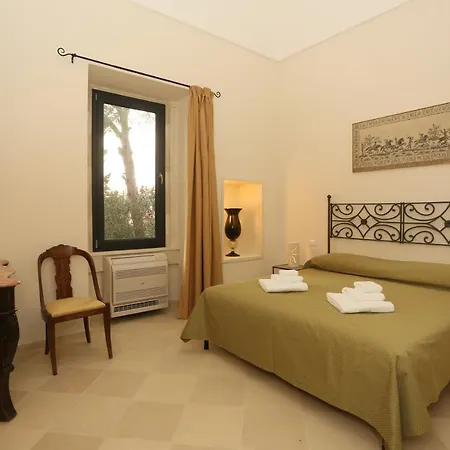 Lucrezio Bed & Breakfast 4*