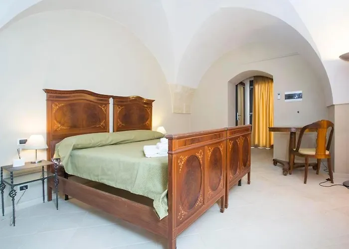 Lucrezio Bed & Breakfast 4*