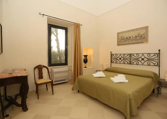 Lucrezio Bed & Breakfast 4*