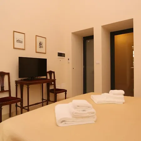 Lucrezio 库特罗菲安诺