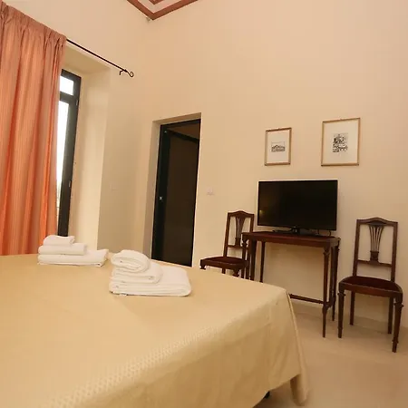 Couette-café Lucrezio