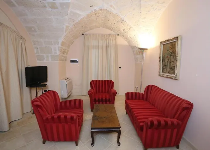 Lucrezio 4* Cutrofiano